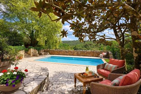 Demeure historique du 11ème siècle aux volumes magistraux