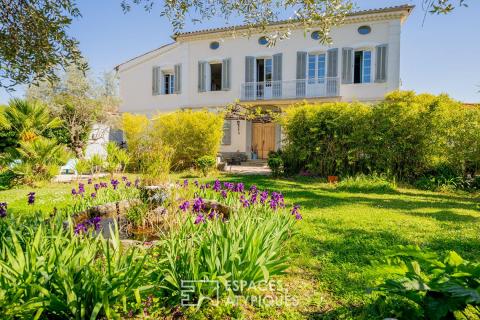 Bastide bourgeoise au charme préservé au coeur du village