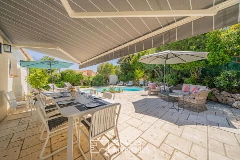 Villa d&rsquo;architecte avec vue mer, piscine et esprit Art déco