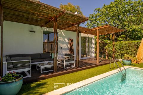 Villa contemporaine aux accents safari avec piscine et tennis