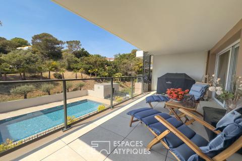 Appartement contemporain avec terrasse dans une résidence avec piscine