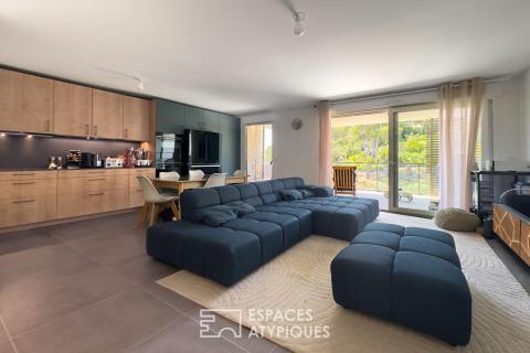 Appartement contemporain avec terrasse dans une résidence avec piscine