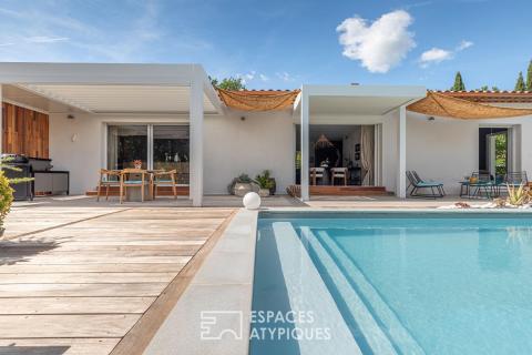 Villa contemporaine de plain-pied avec piscine