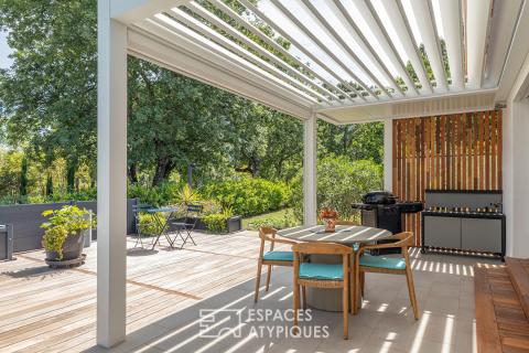 Villa contemporaine de plain-pied avec piscine