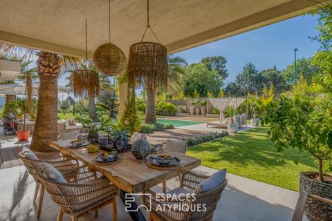Villa contemporaine avec piscine dans un écrin paysager