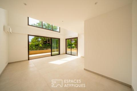Duplex avec vue sur l&rsquo;Estérel à 100 m de la plage