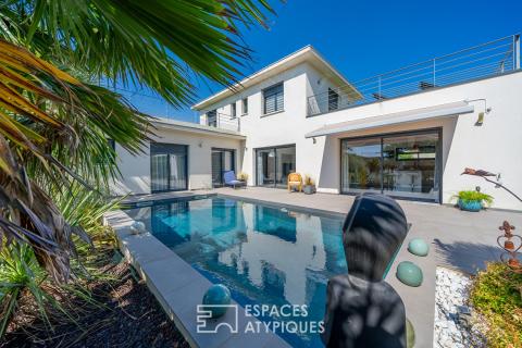 villa contemporaine ouverte sur la lumière