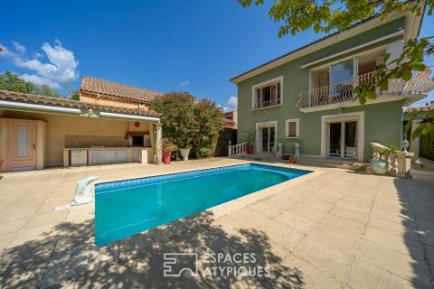 Villa bourgeoise Art Déco de 1920 avec piscine en coeur de ville