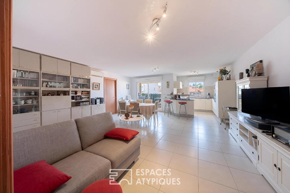 Appartement traversant avec balcon et garage