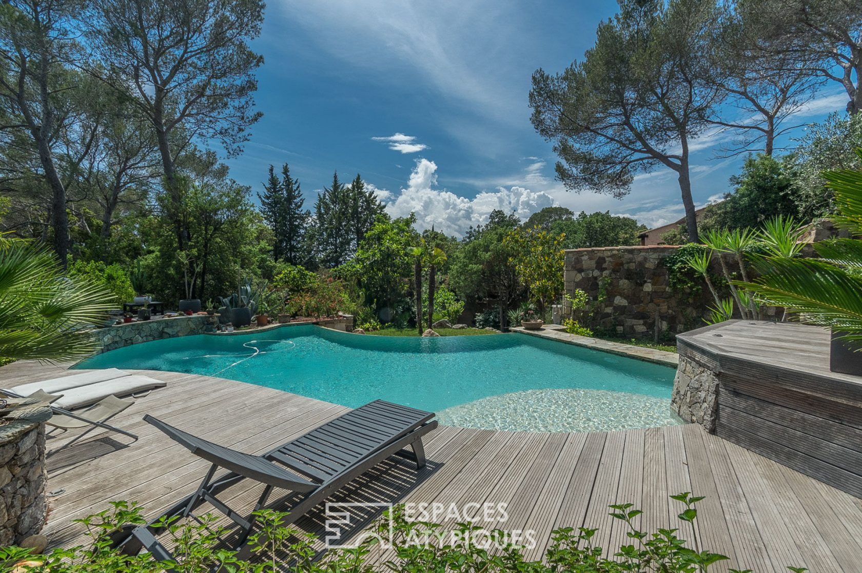 villa d’atmosphère d’une grande zénitude et son atelier