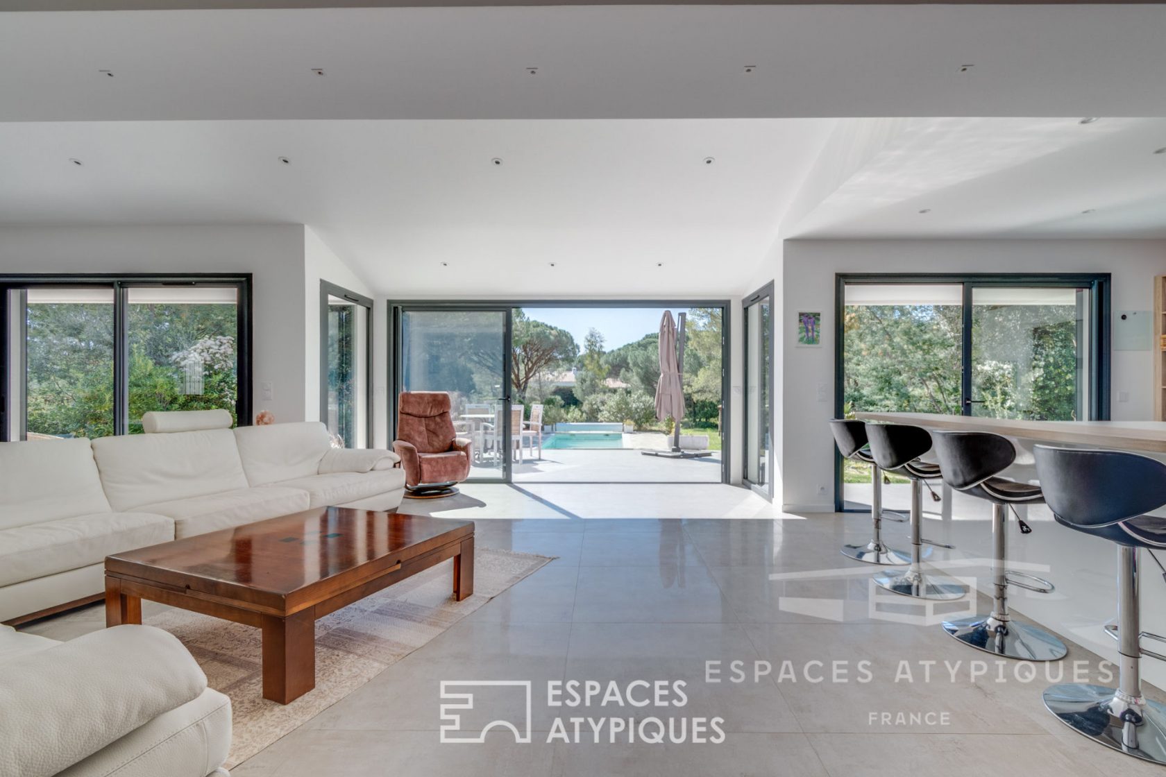 villa contemporaine au calme d’un parc de caractère