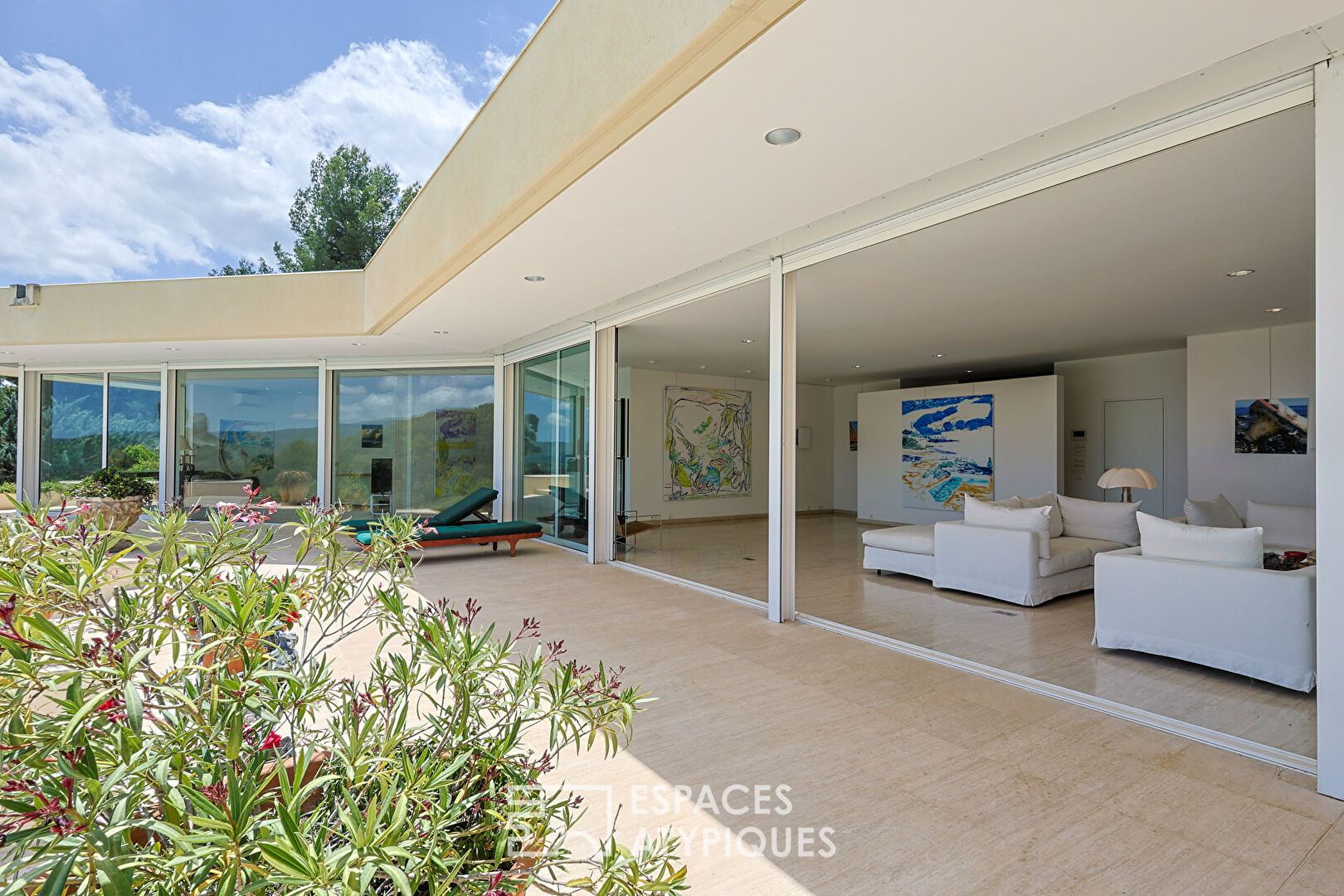 Architect’s villa with artist’s studio and art gallery