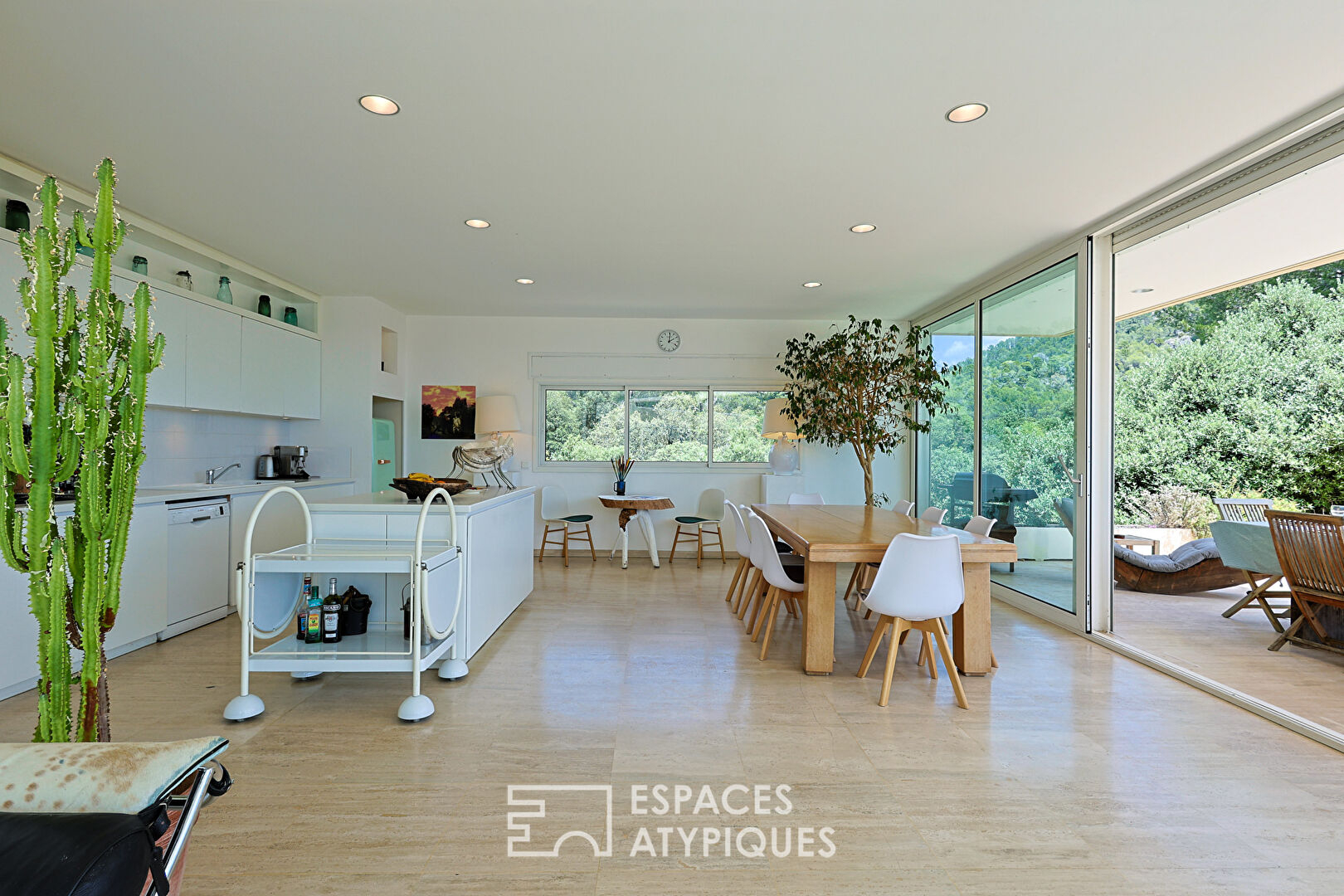 Architect’s villa with artist’s studio and art gallery