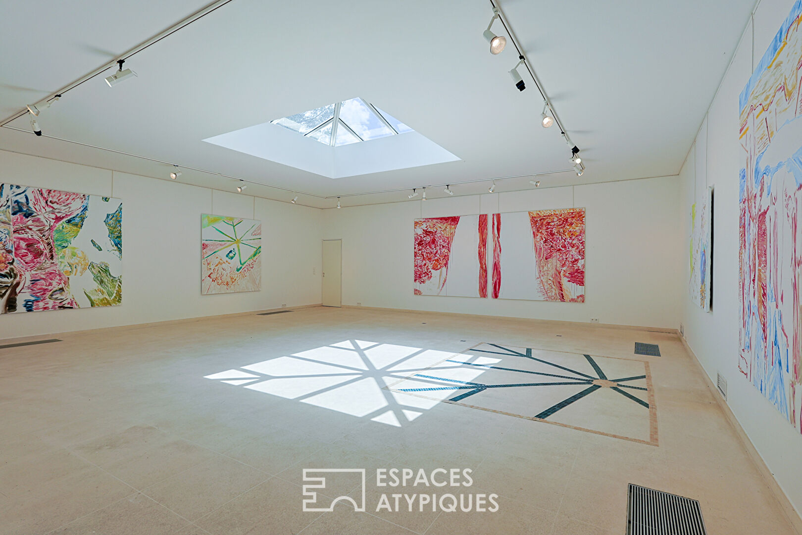 Architect’s villa with artist’s studio and art gallery