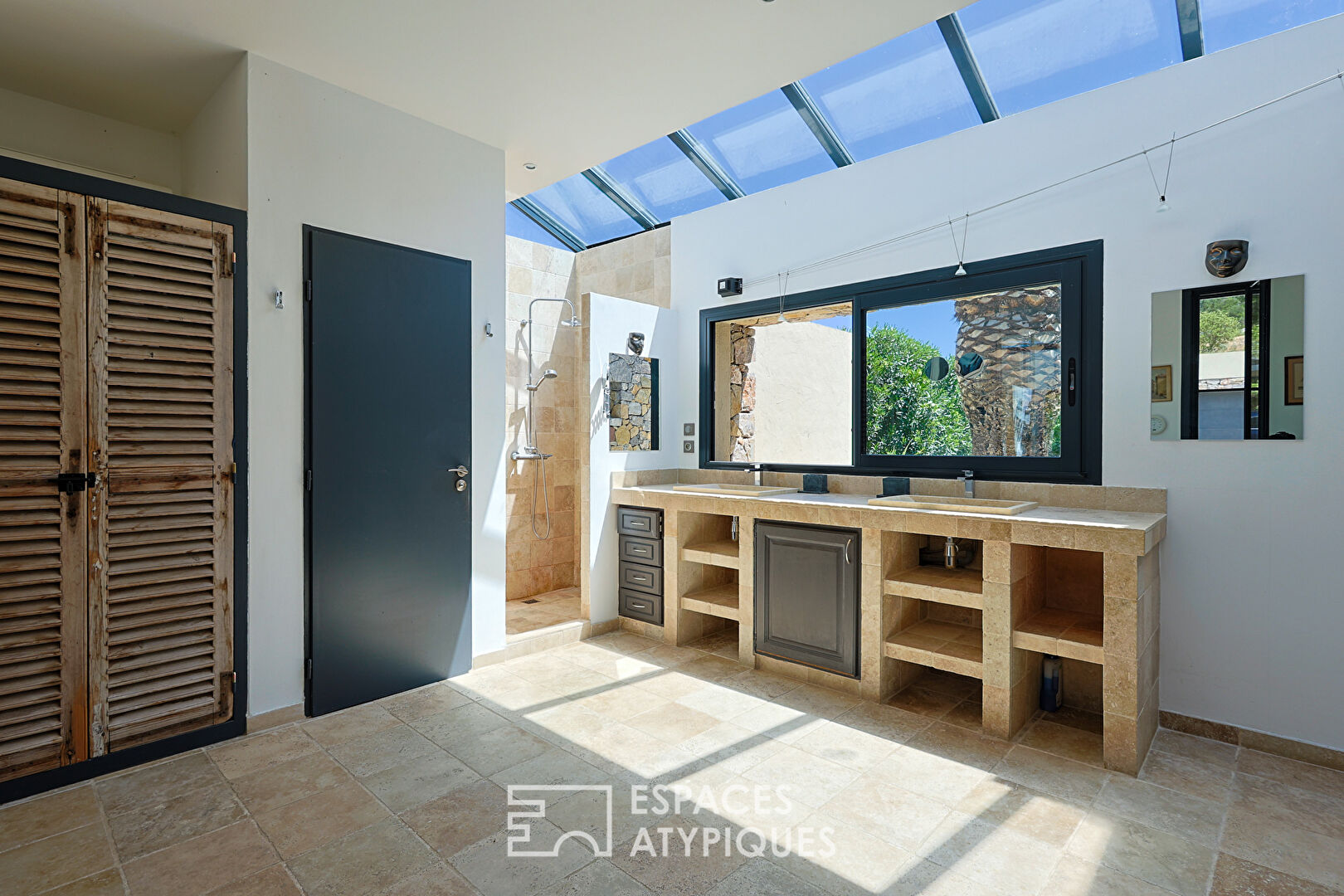 Stone villa in Le Corbusier style