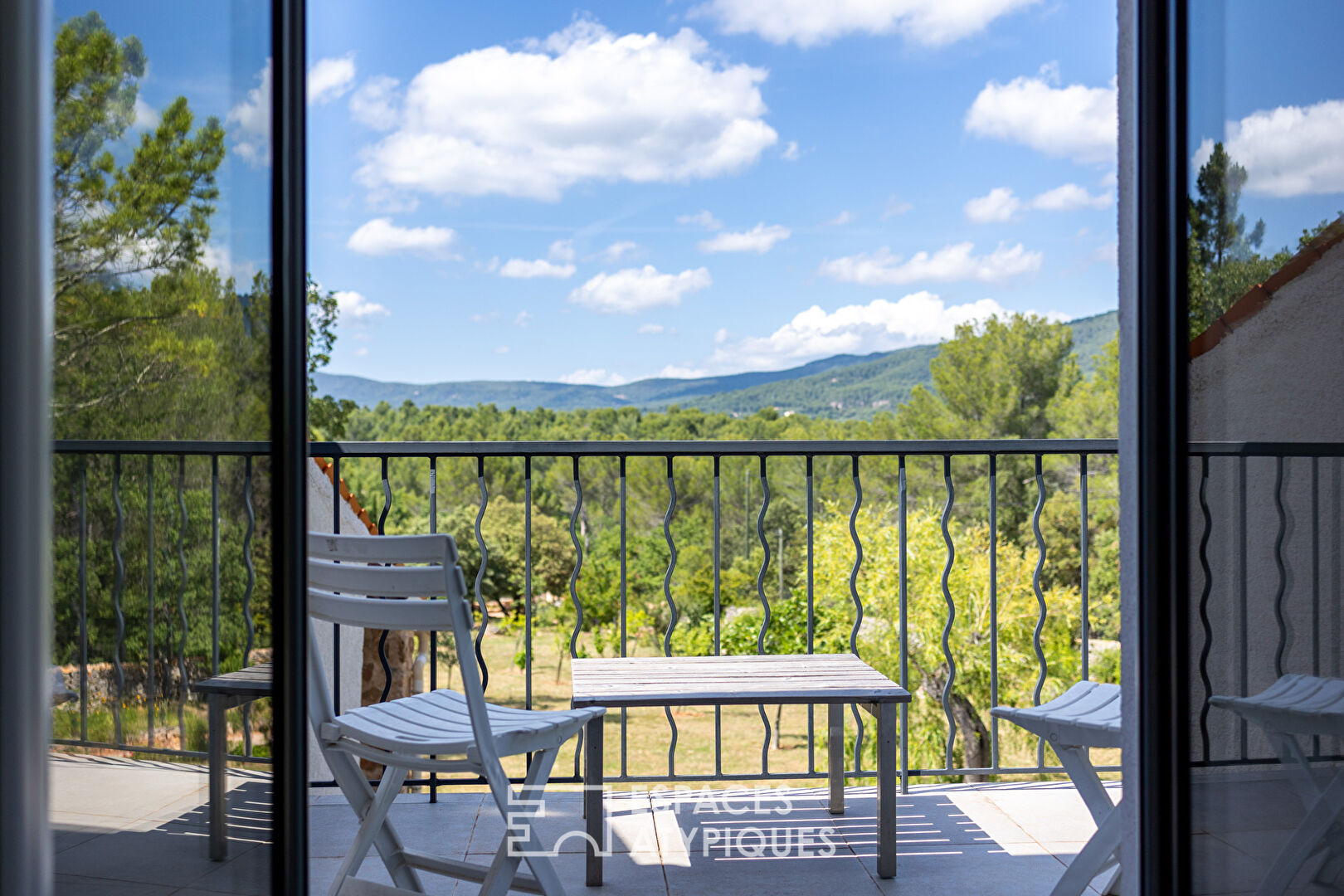 Maison de charme dans son écrin de verdure