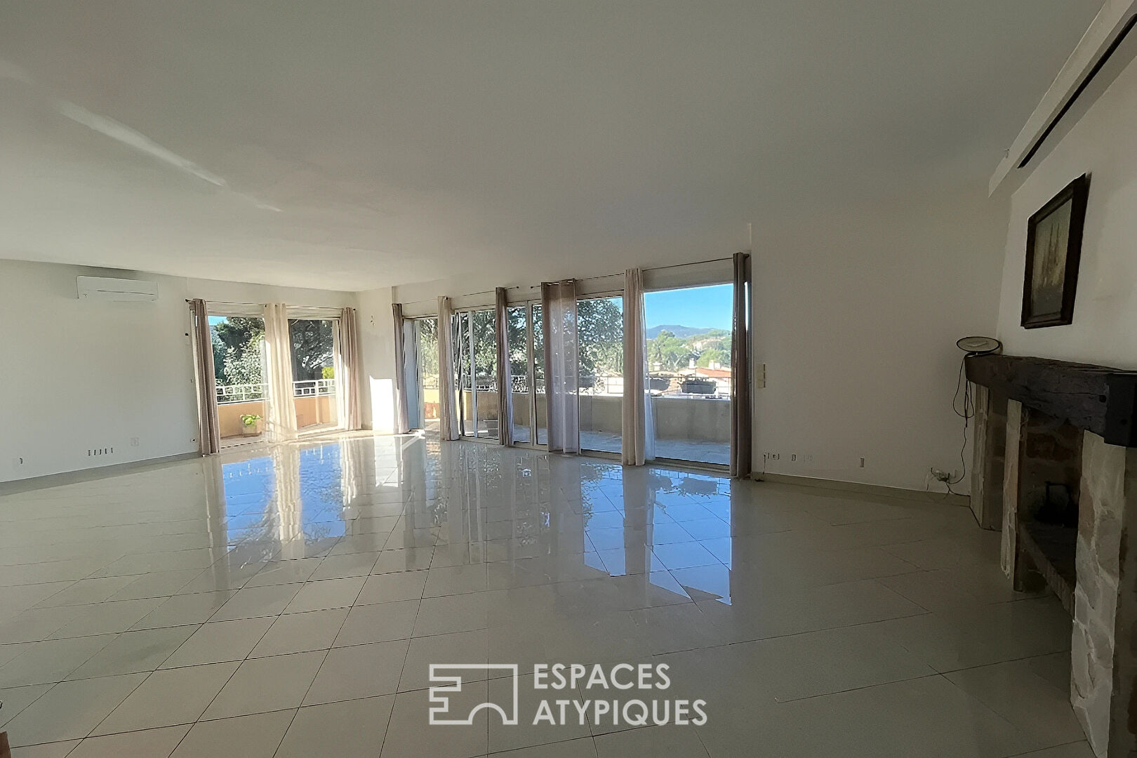 Appartement avec toit terrasse à réinventer