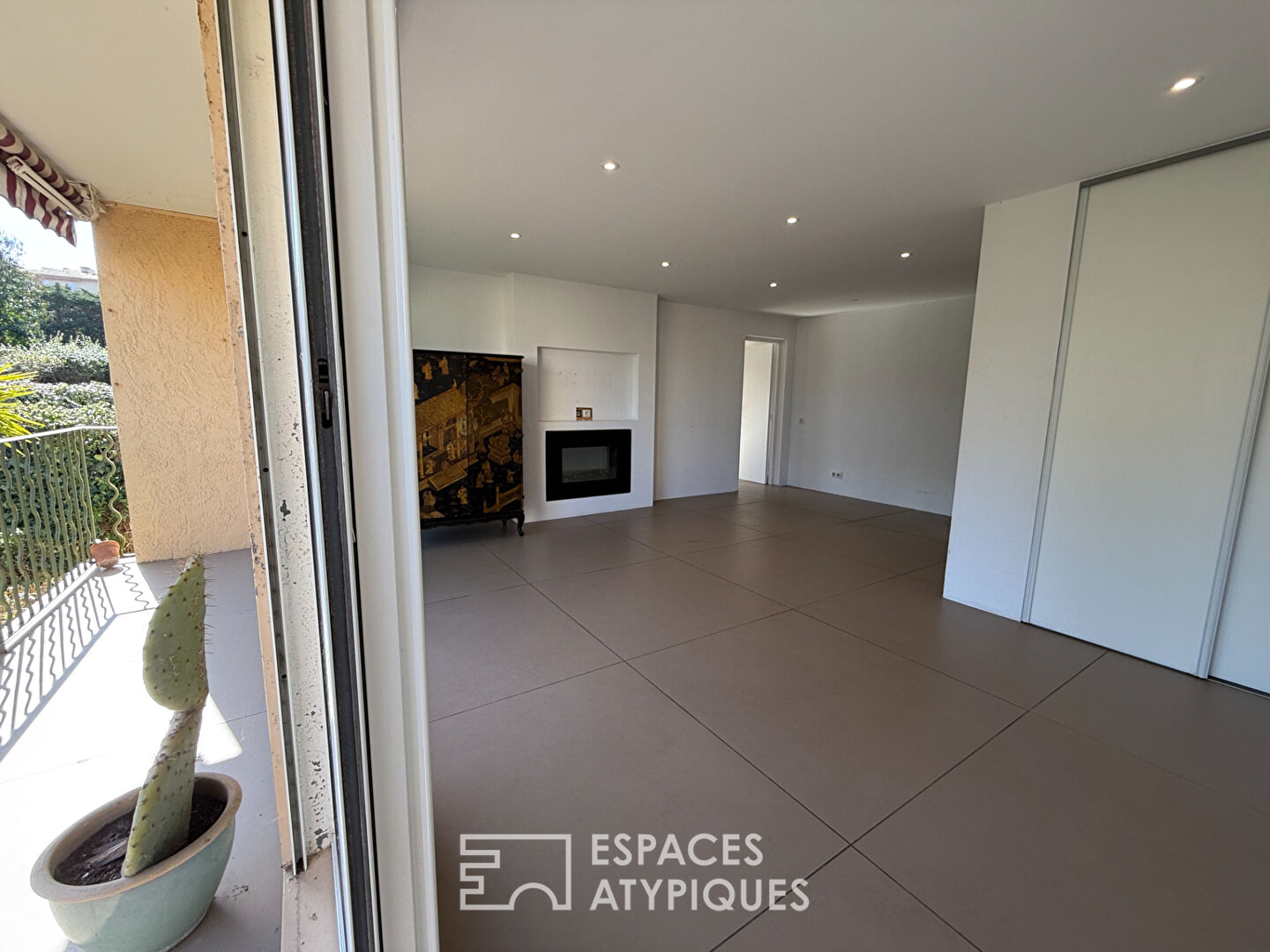 Apartment with balcony near the city center