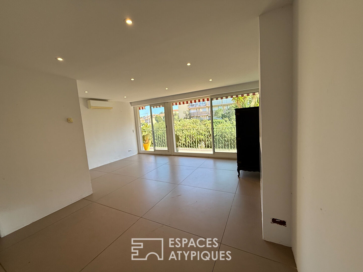 Apartment with balcony near the city center