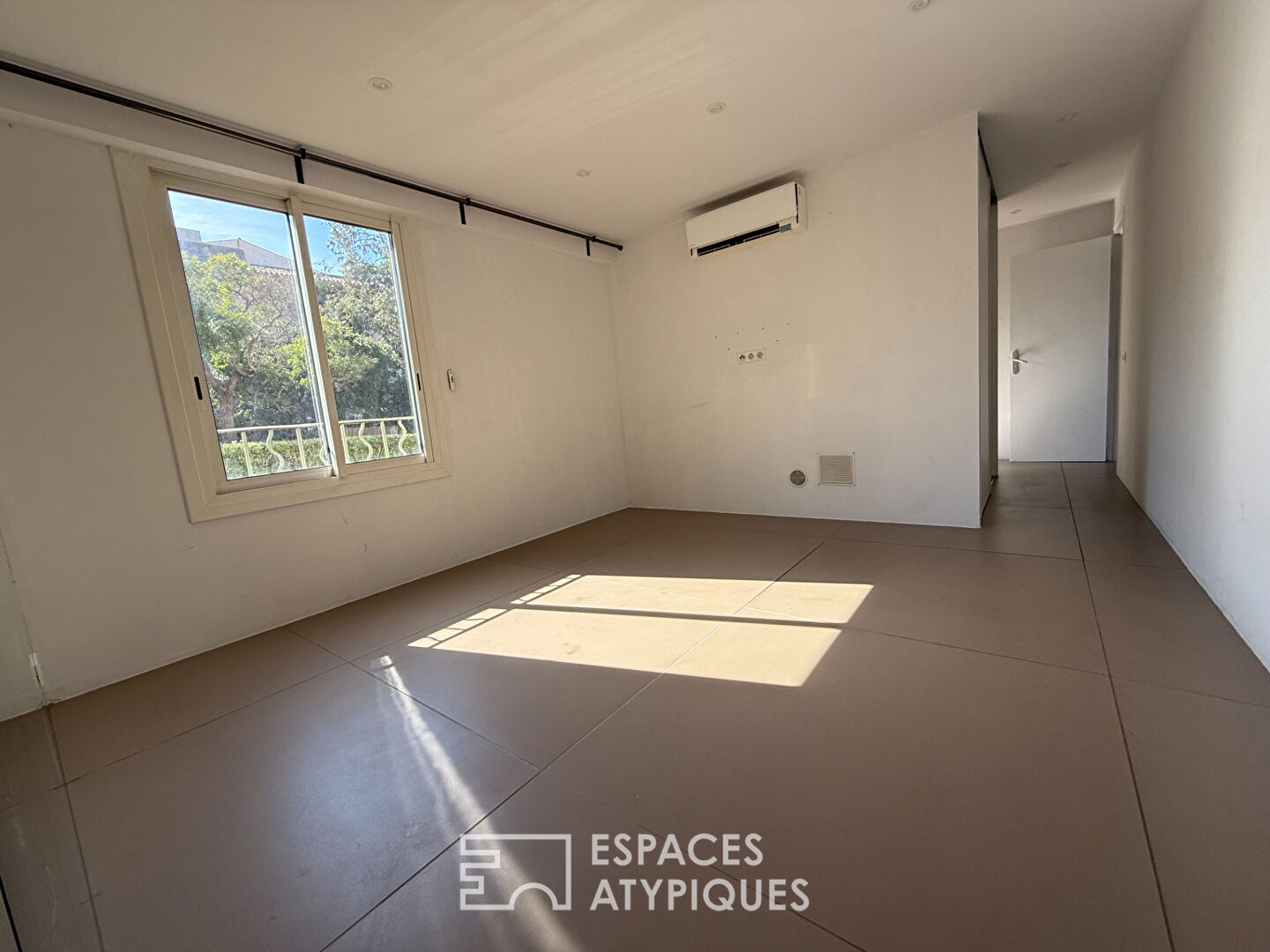Apartment with balcony near the city center