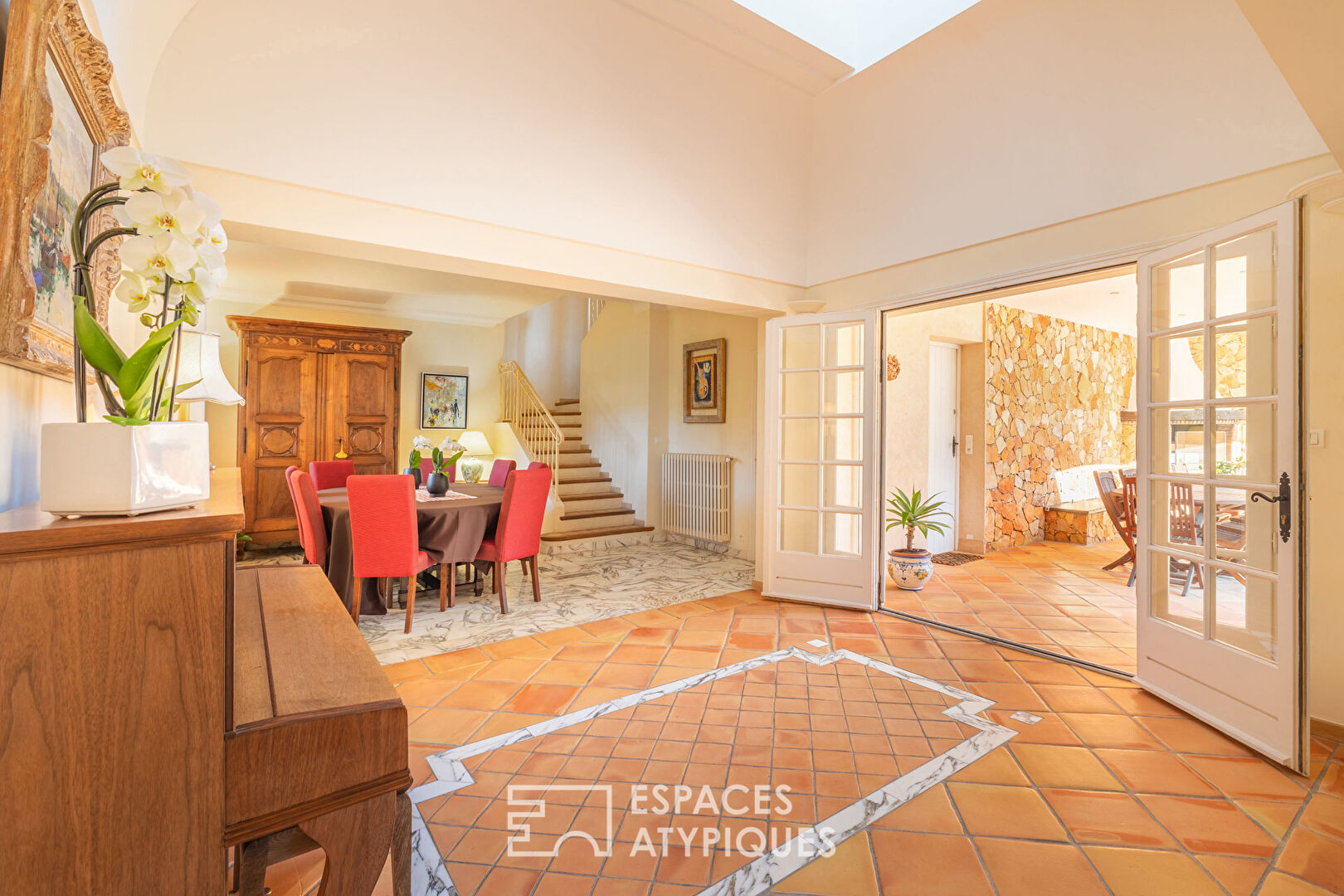 Family country house with sea view