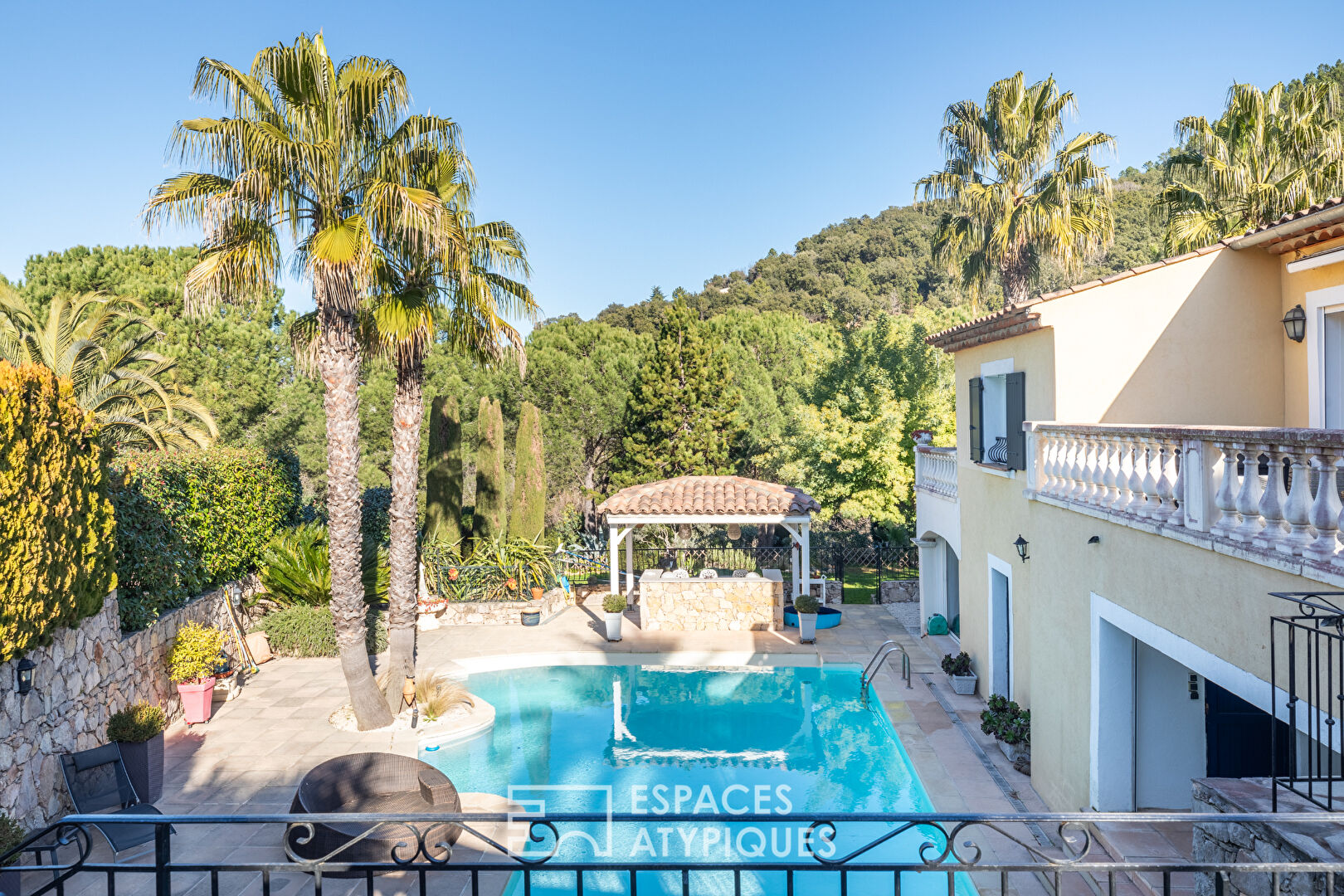 Property with high-end services