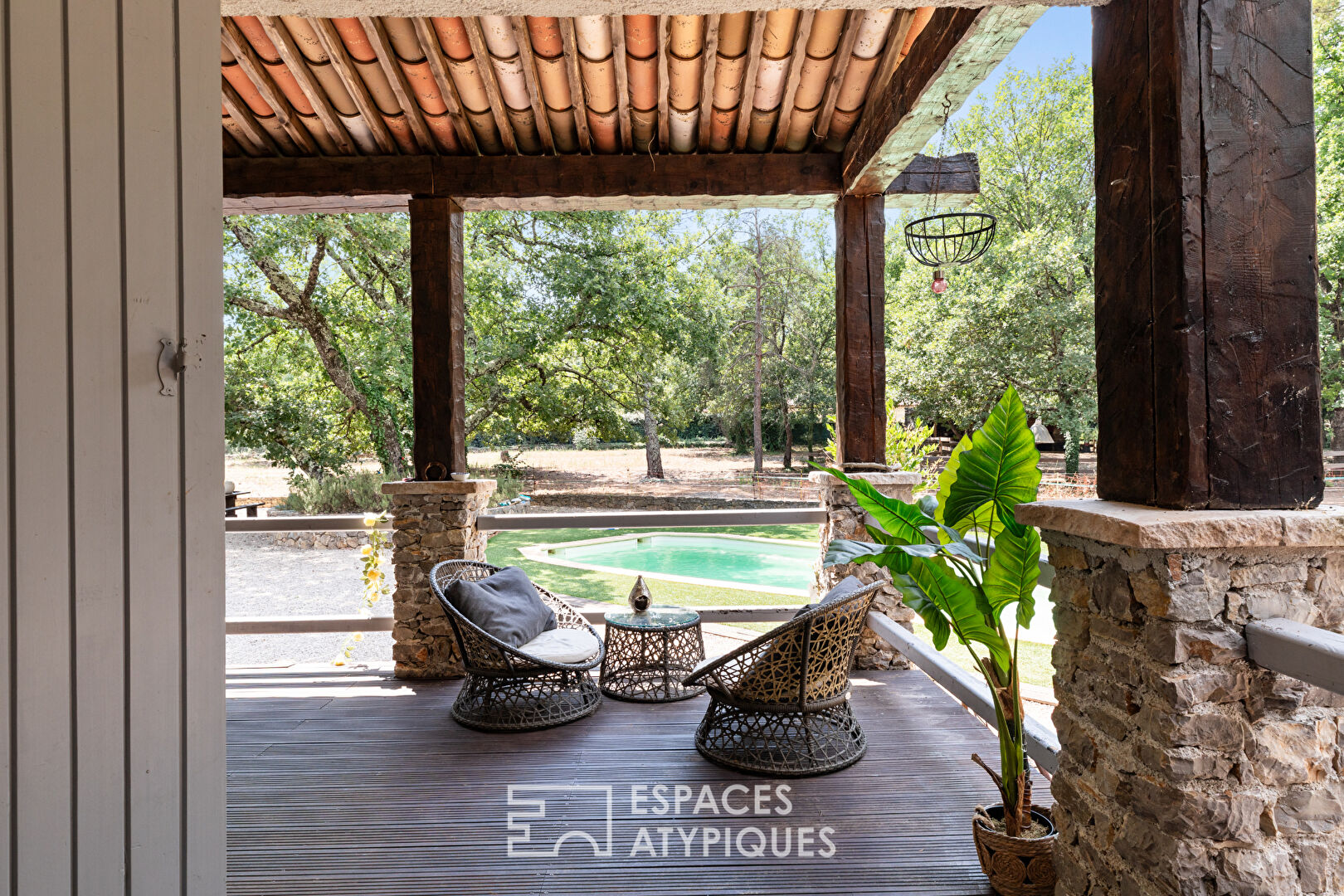 Single-story property, a true haven of peace