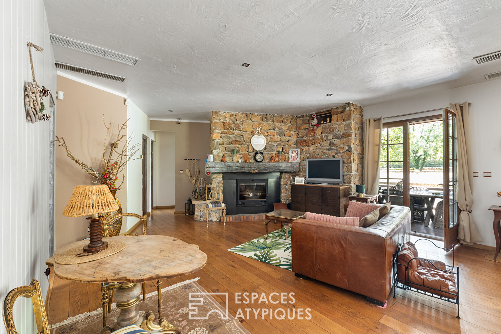 Single-story property, a true haven of peace