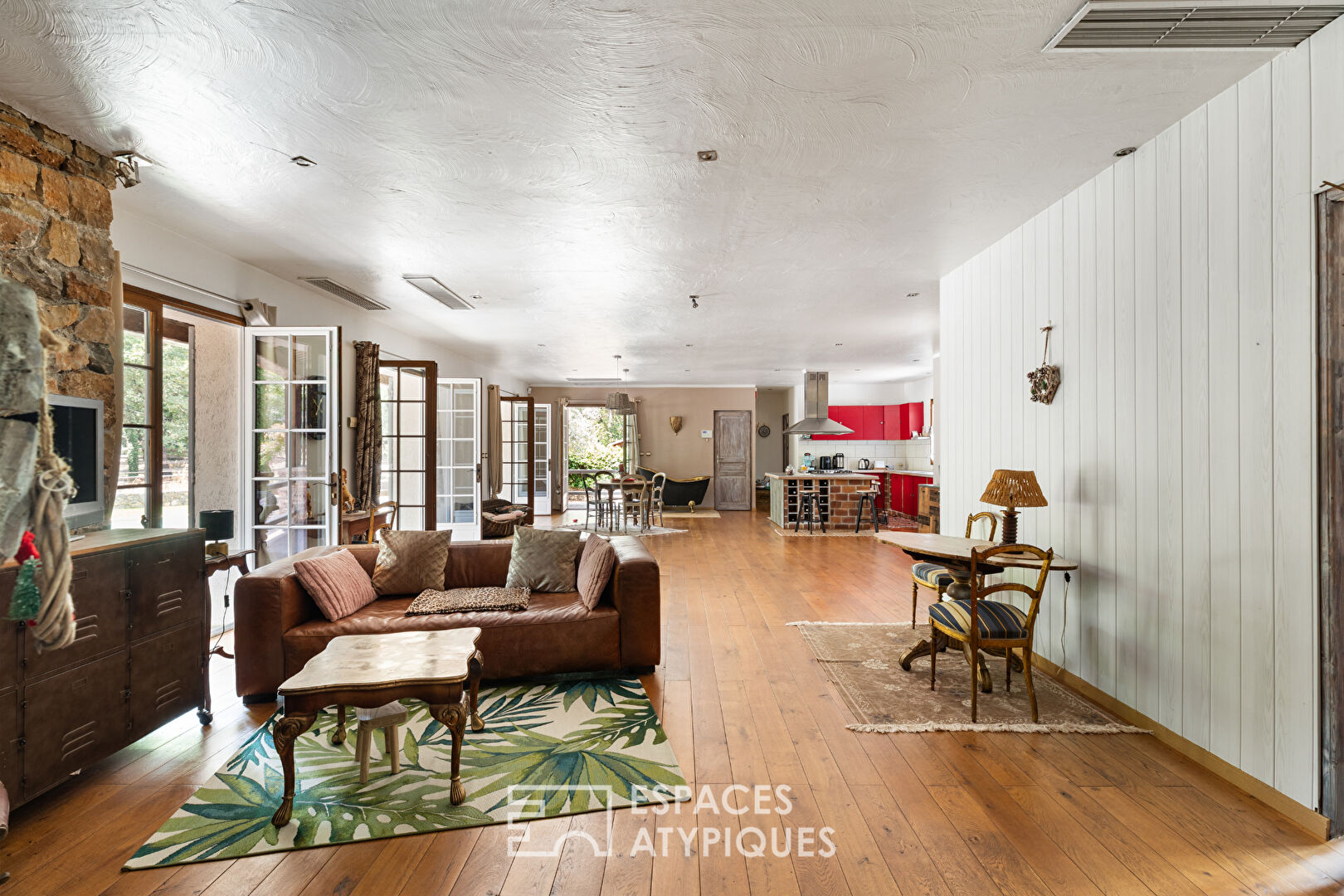 Single-story property, a true haven of peace