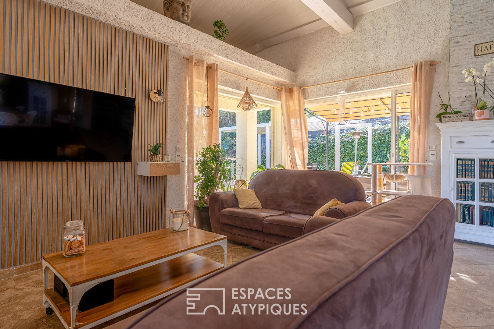 Villa with panoramic view and swimming pool