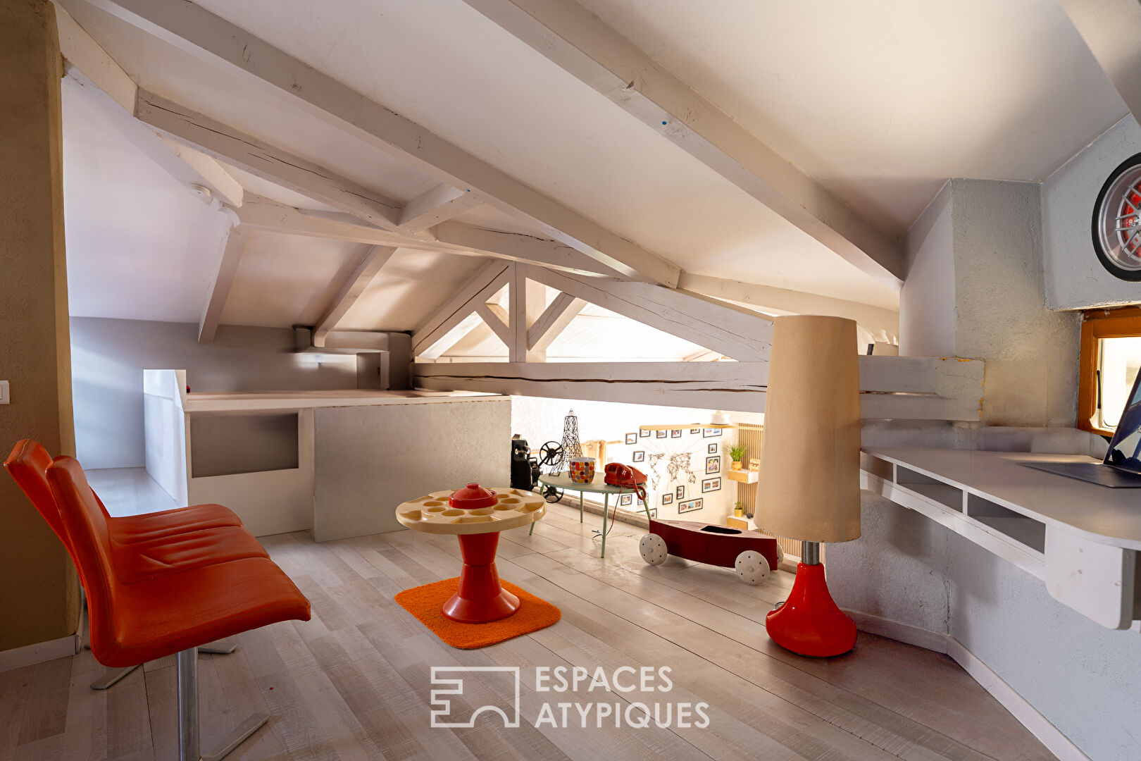 Villa with panoramic view and swimming pool