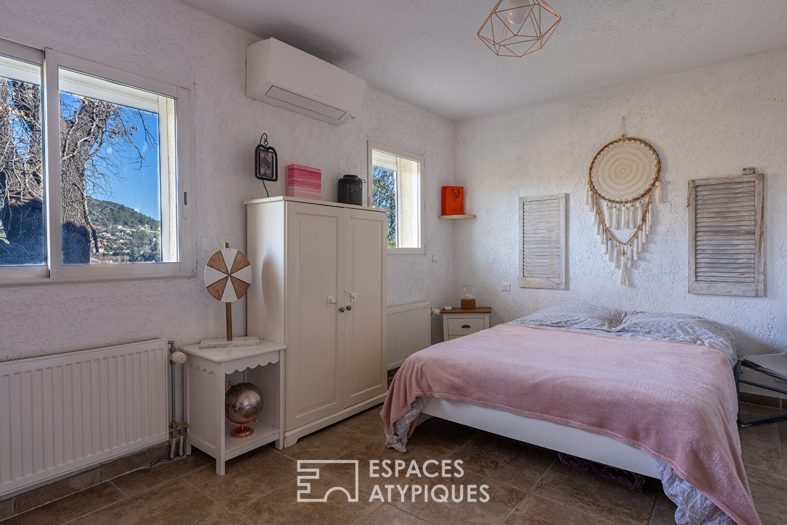 Villa with panoramic view and swimming pool