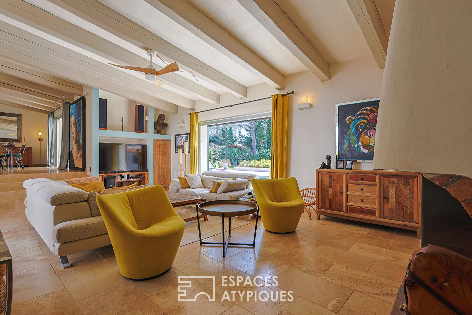 Villa d’architecte de plain-pied avec piscine
