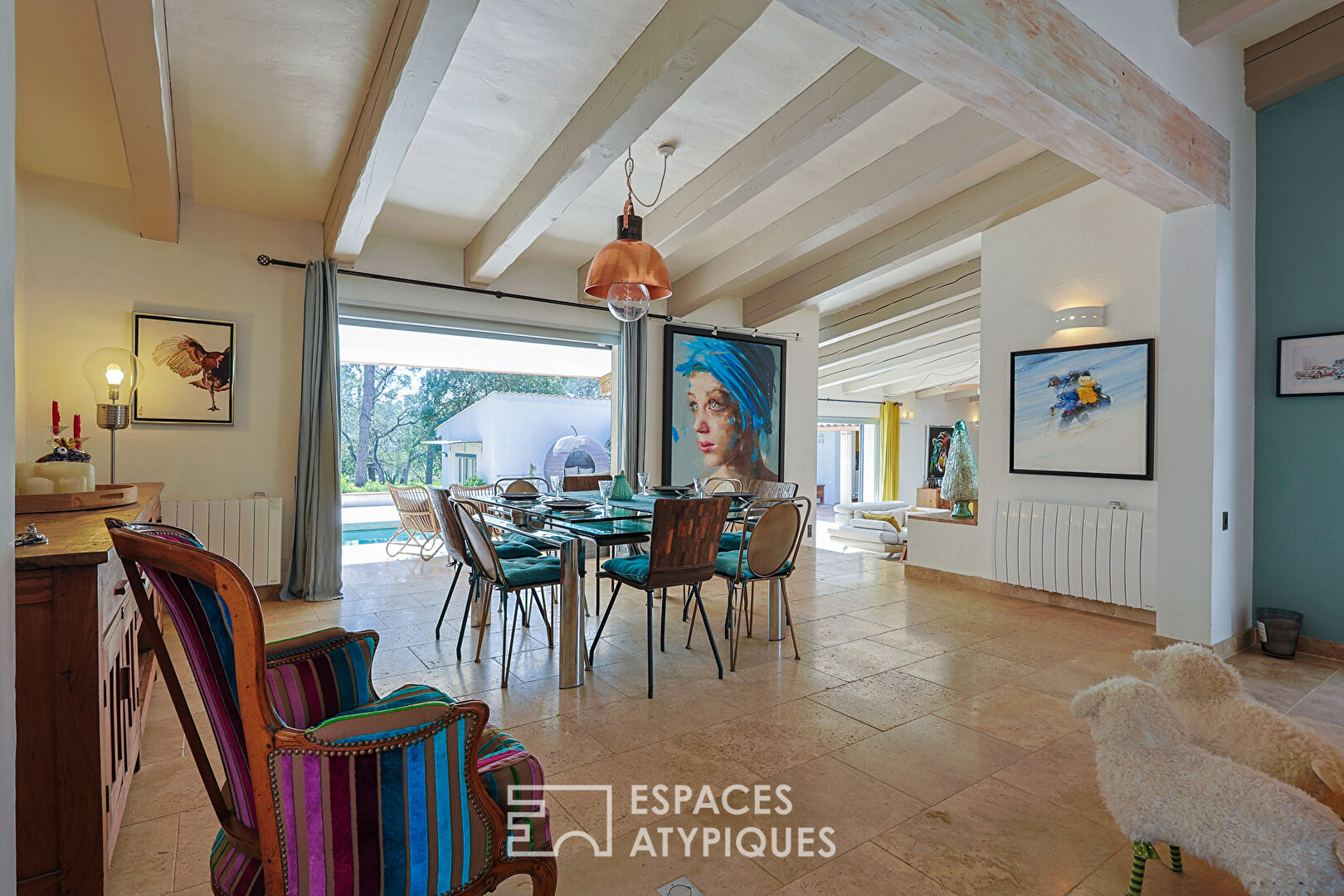 Villa d’architecte de plain-pied avec piscine
