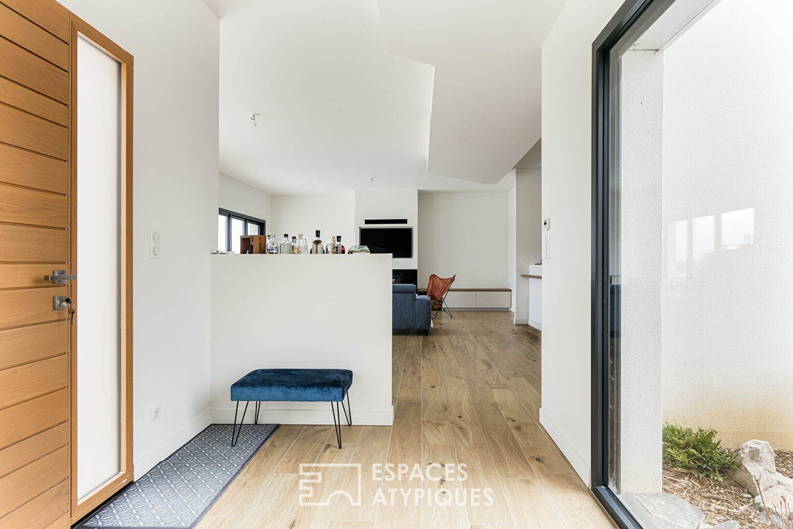 Contemporary with a view of Isle Jourdain