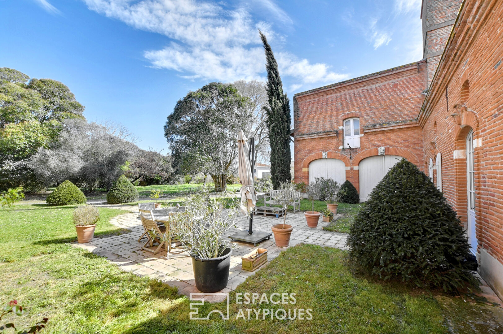 Character property and its gîtes near Toulouse