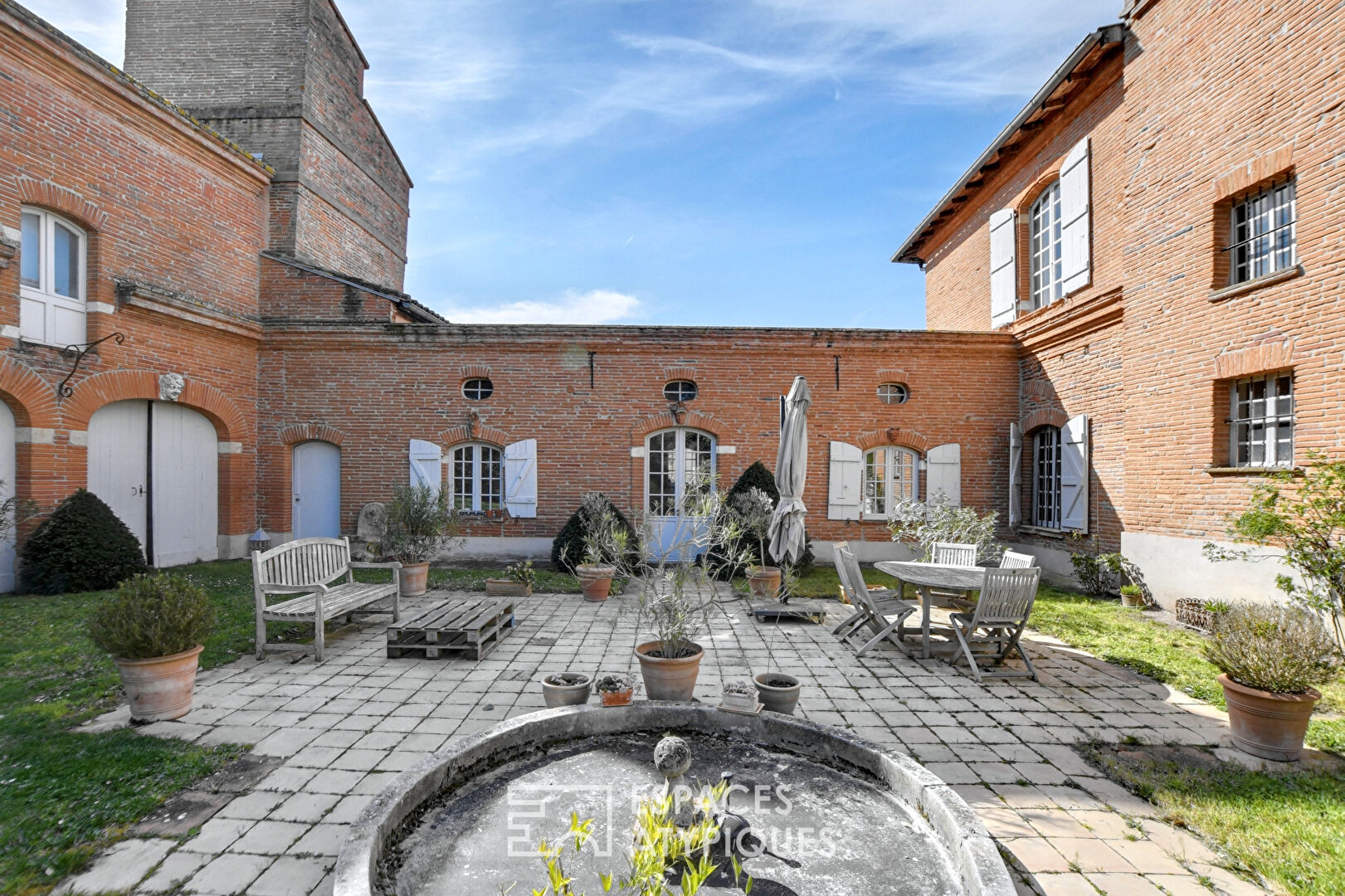Character property and its gîtes near Toulouse