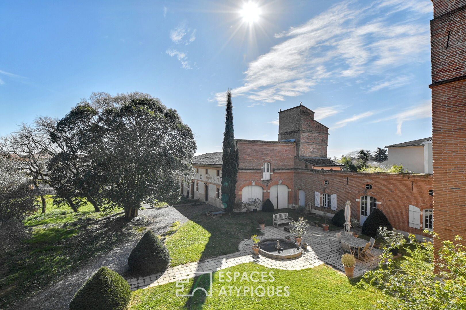 Character property and its gîtes near Toulouse