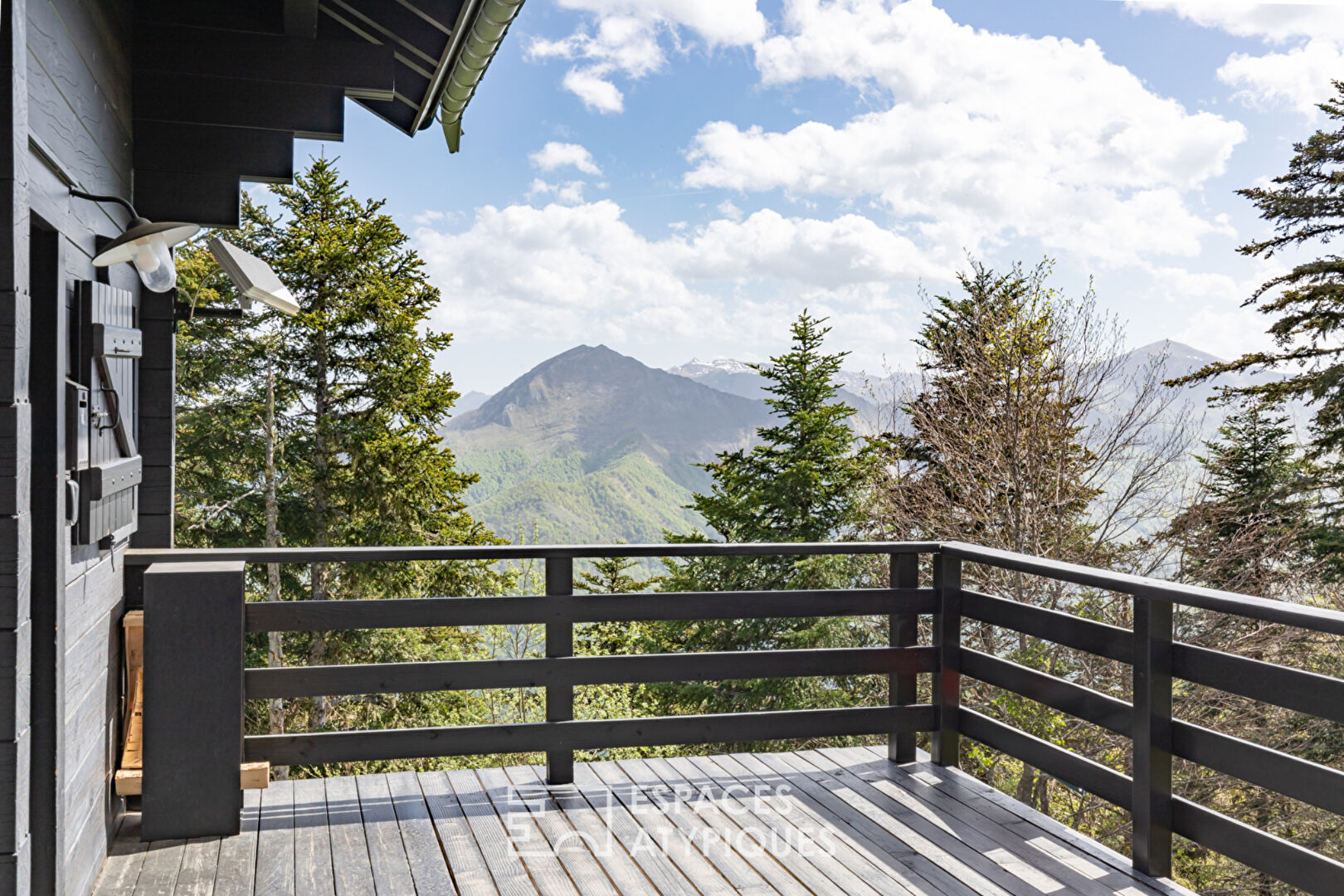 Chalet avec vue exceptionnelle dans les Pyrénnées ariégeoise à Guzet