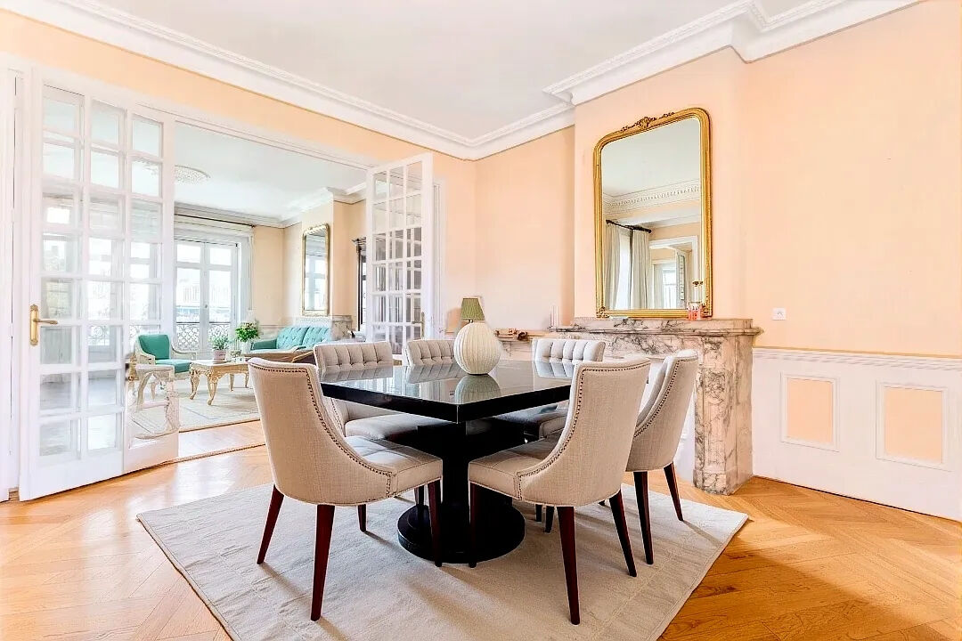 Character apartment in the heart of Busca