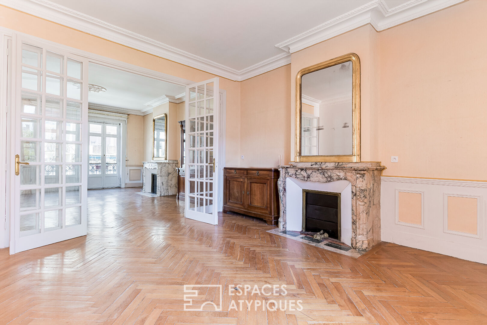 Character apartment in the heart of Busca