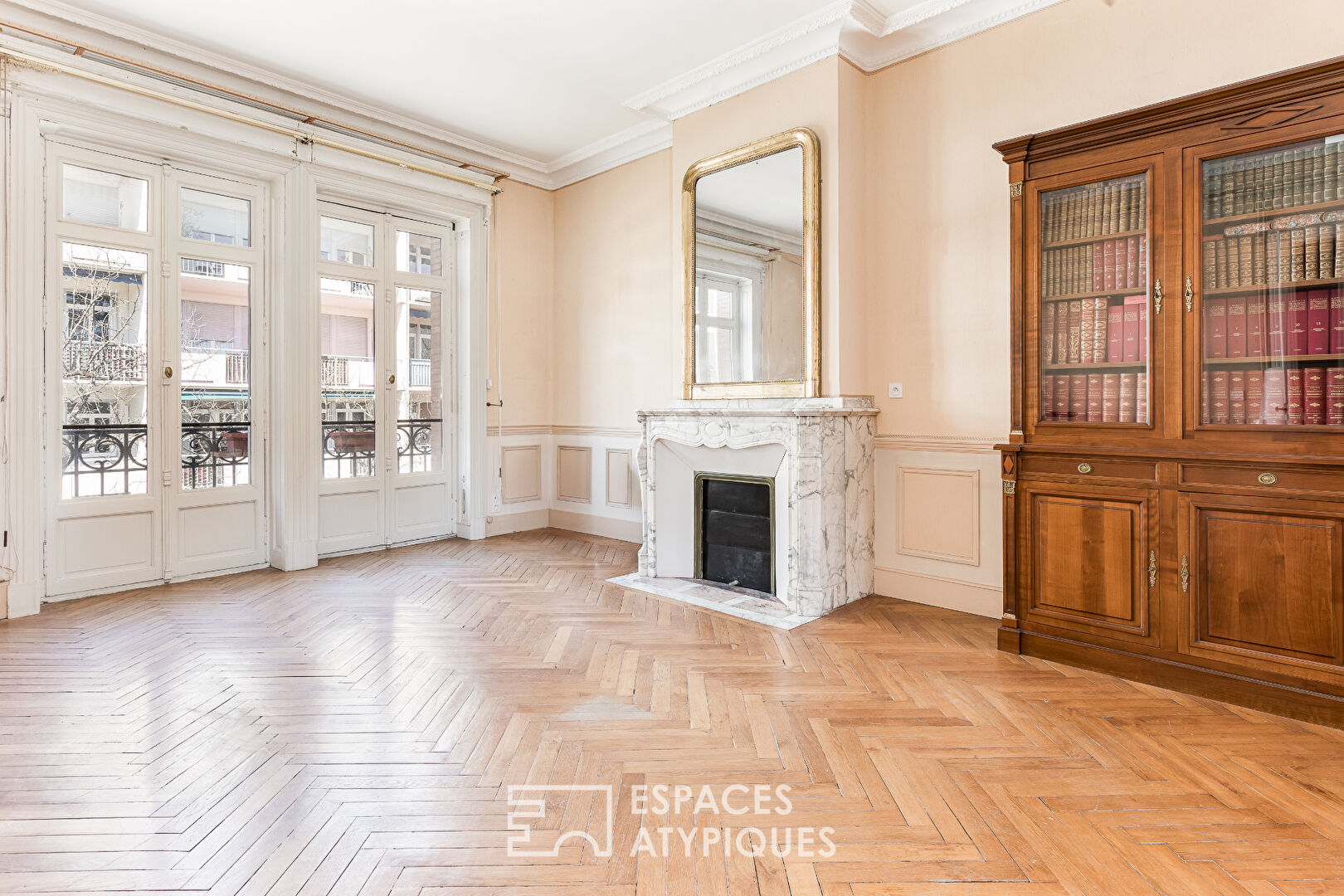 Character apartment in the heart of Busca