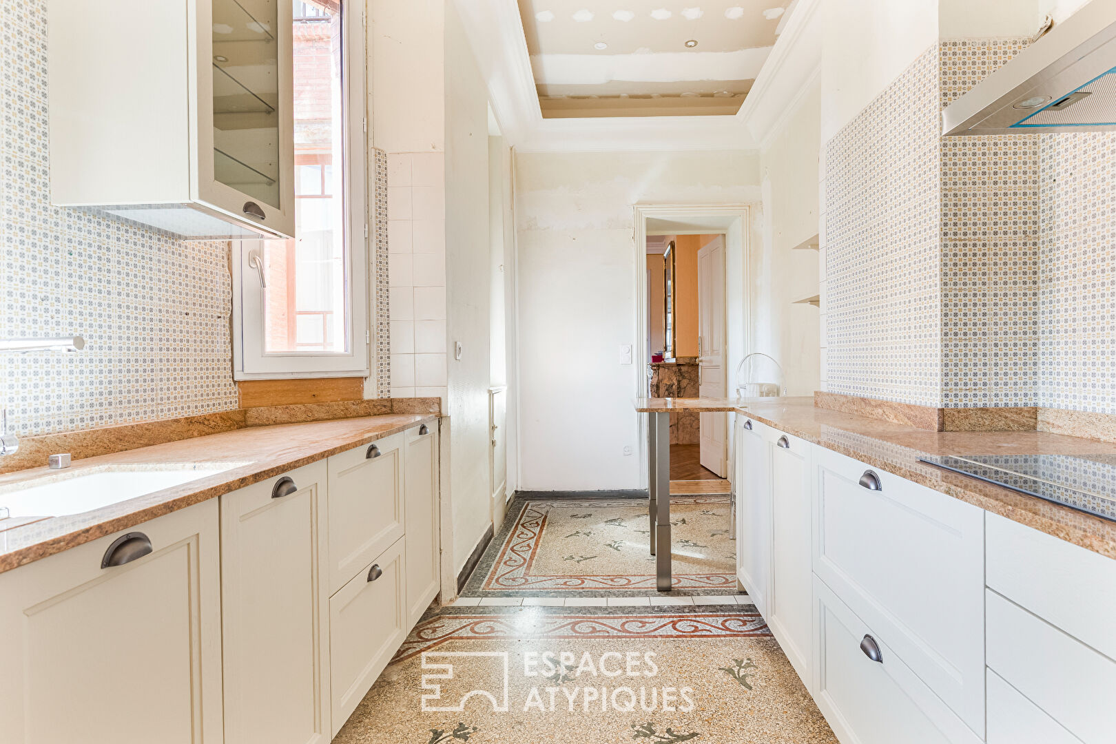 Character apartment in the heart of Busca