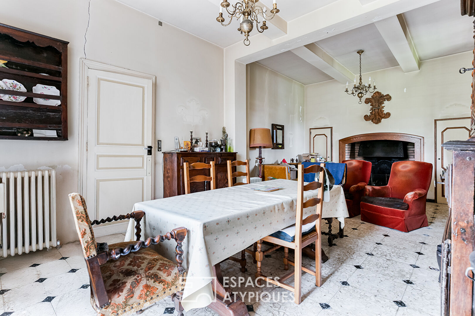 Mansion to renovate and its outbuildings in L’Isle en Dodon