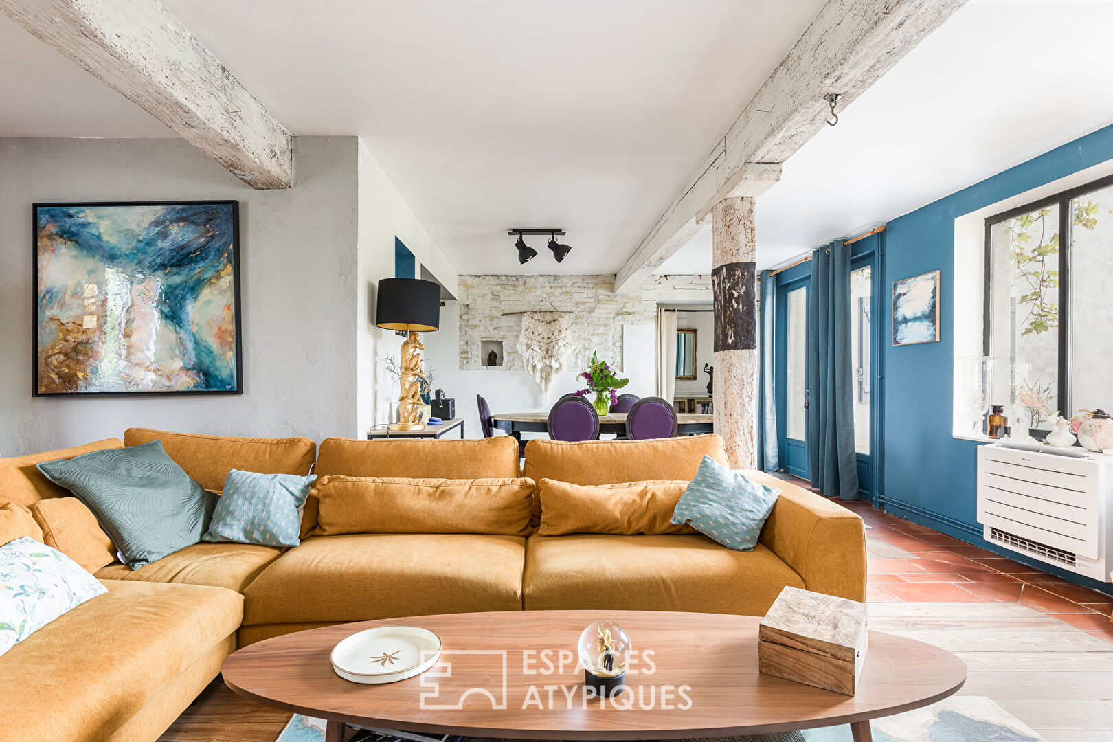 Old farmhouse with views of the Pyrenees, nestled in the heart of the countryside