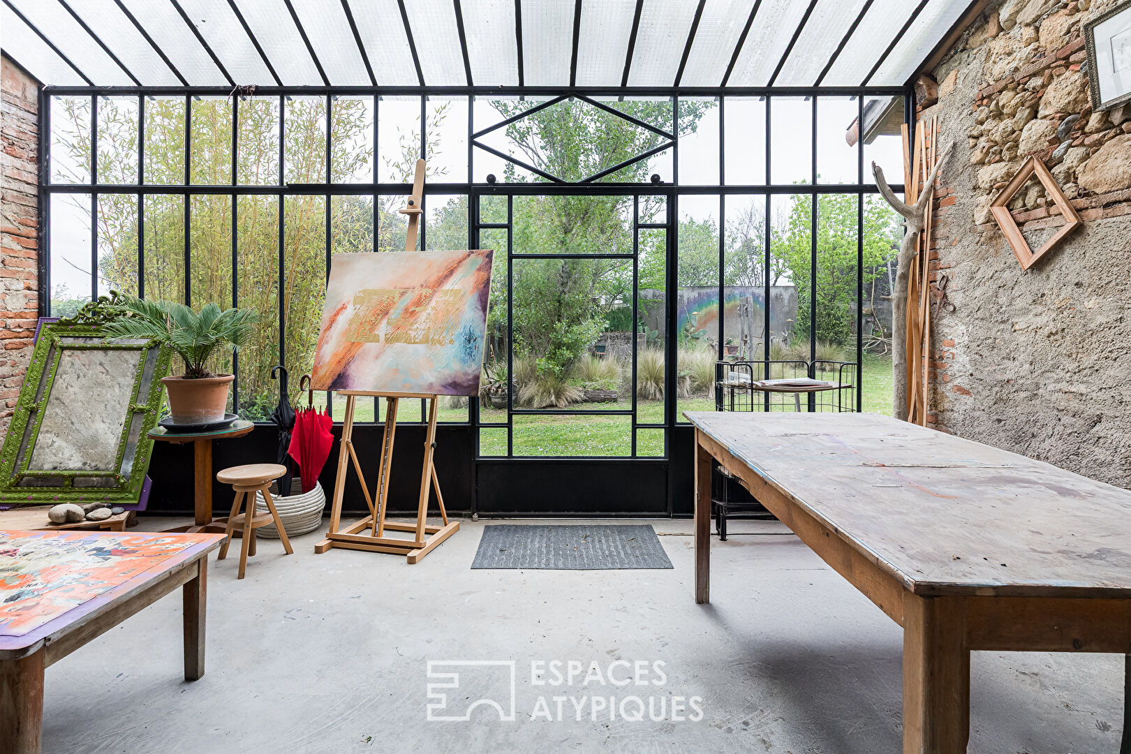 Old farmhouse with views of the Pyrenees, nestled in the heart of the countryside