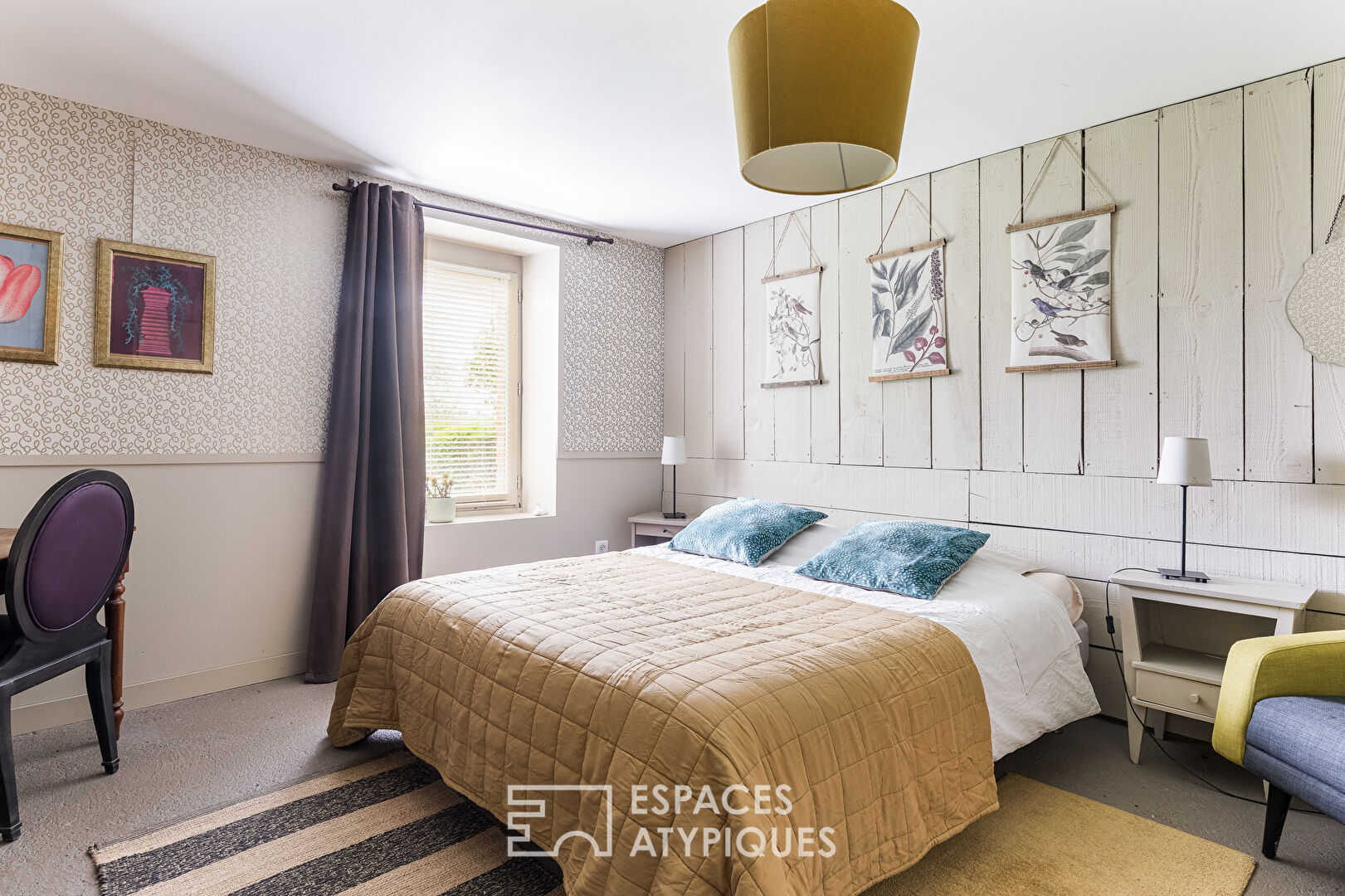 Old farmhouse with views of the Pyrenees, nestled in the heart of the countryside