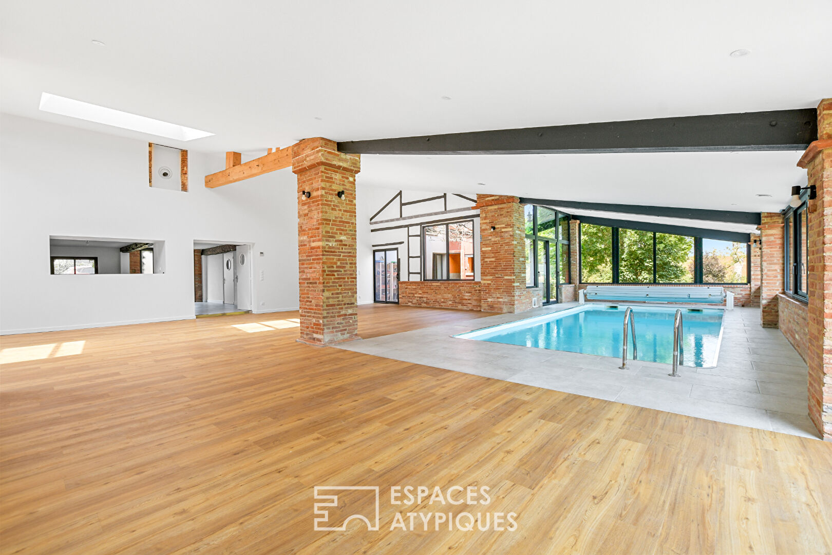 Corps de ferme rénové avec piscine à proximité de Blagnac