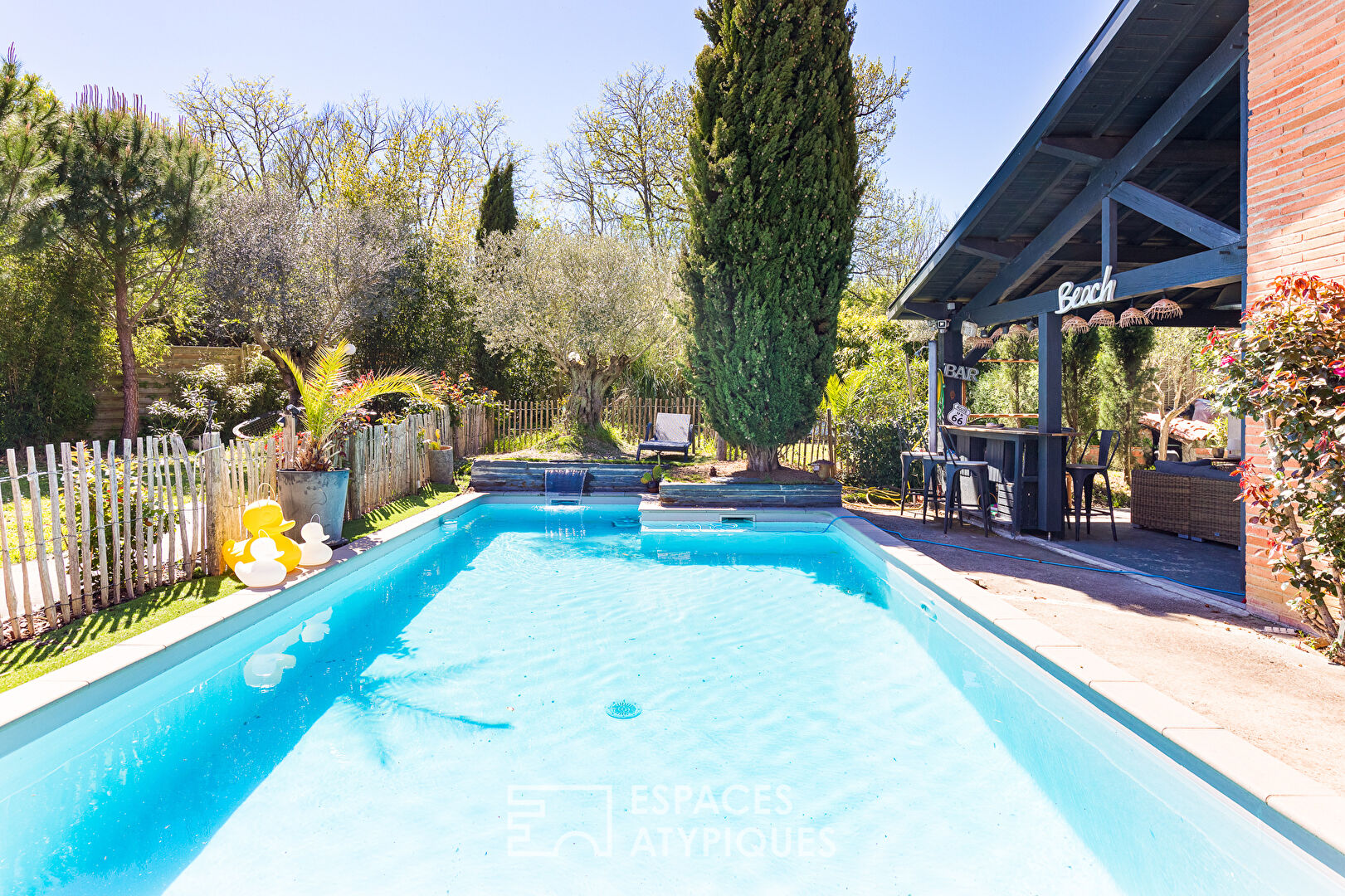 Maison de caractère rénovée avec jardin paysagé et piscine à Pin-Balma