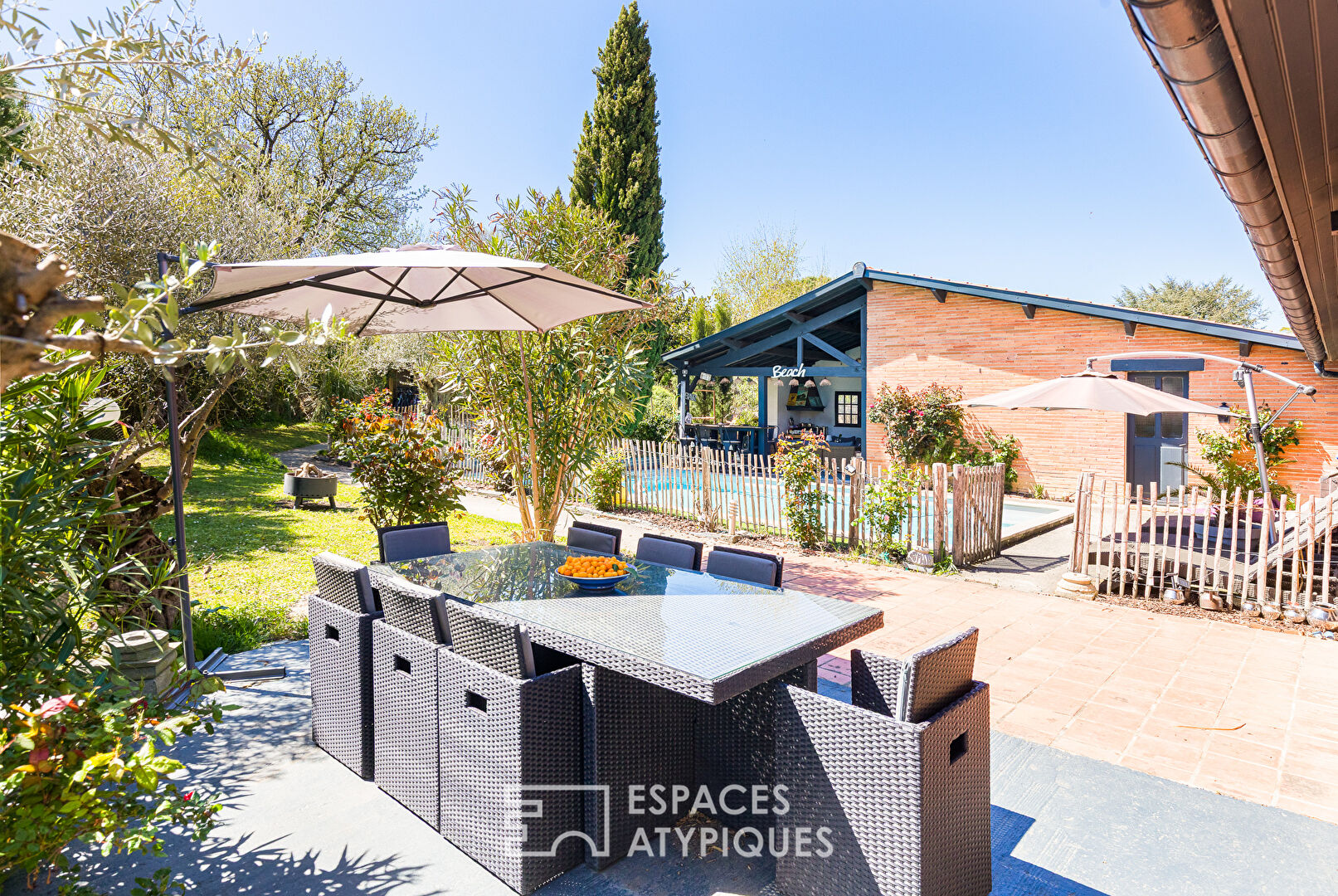 Maison de caractère rénovée avec jardin paysagé et piscine à Pin-Balma